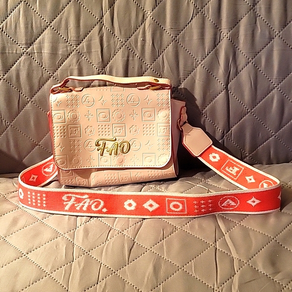 F.A.O SCHWARZ purse play bag. - Picture 1 of 9